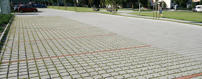 versickerfähiger oflasterstein, ökologischer stein, wasserdurchlässige fuge